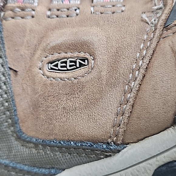 Keen Hiking Boots with Tan and Pink color - Size 6.5 US - Picture 4 of 10